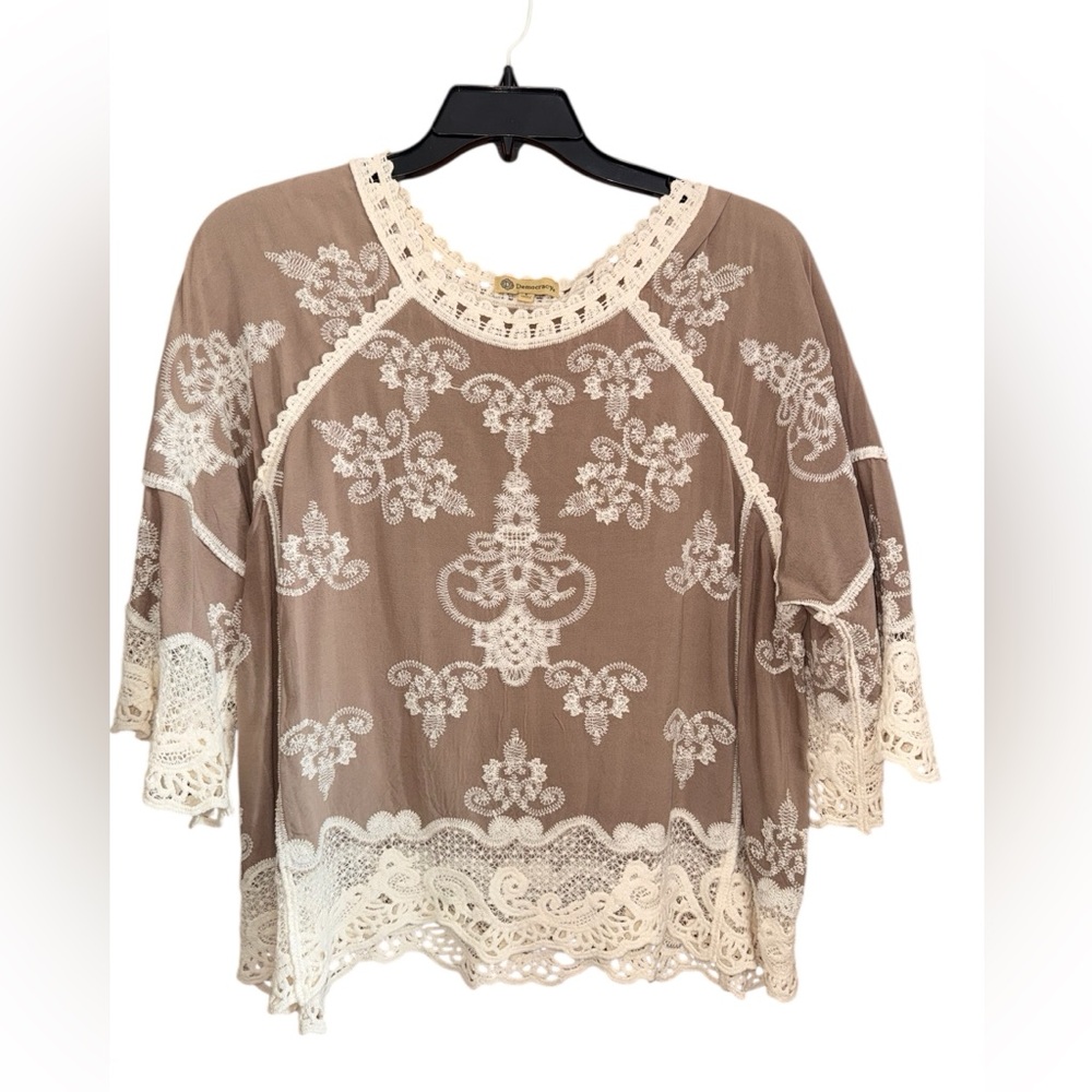 Democracy Elegant Brown/Tan Lace Women Top Size L